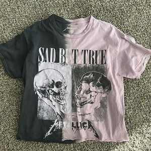 Hot Topic - Metallica - Gray/Purple Short Sleeve T-shirt- Size Small